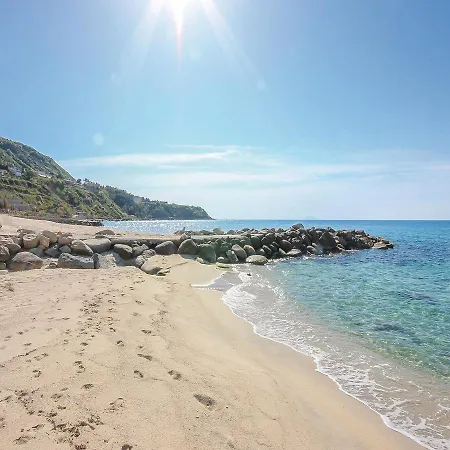 Three-bedroom Holiday In Parghelia -vv- * Fitili