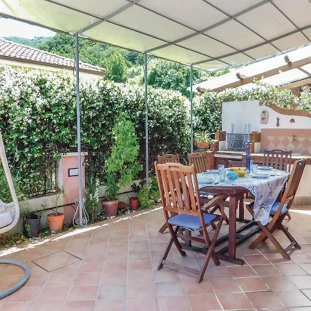 Three-bedroom Holiday In Parghelia -vv- Holiday home