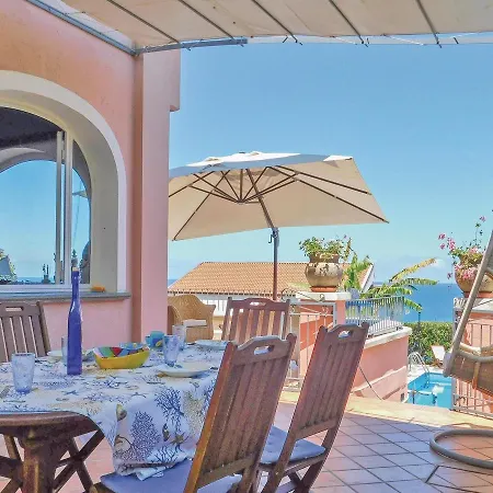 Three-bedroom Holiday In Parghelia -vv- Holiday home *
